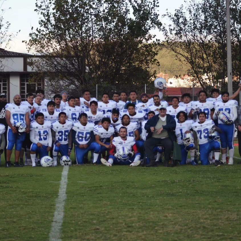 Apaches Football Club Cuenca team photo